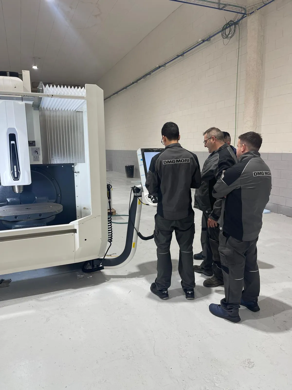 Centro de mecanizado de 5 ejes DMG MORI CMX 70